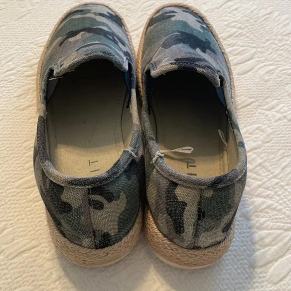 Esprit Nadeen Camo Slip-on Shoe Jute Edging Rubber Sole Textile Upper Flat 7.5 - Picture 4 of 9